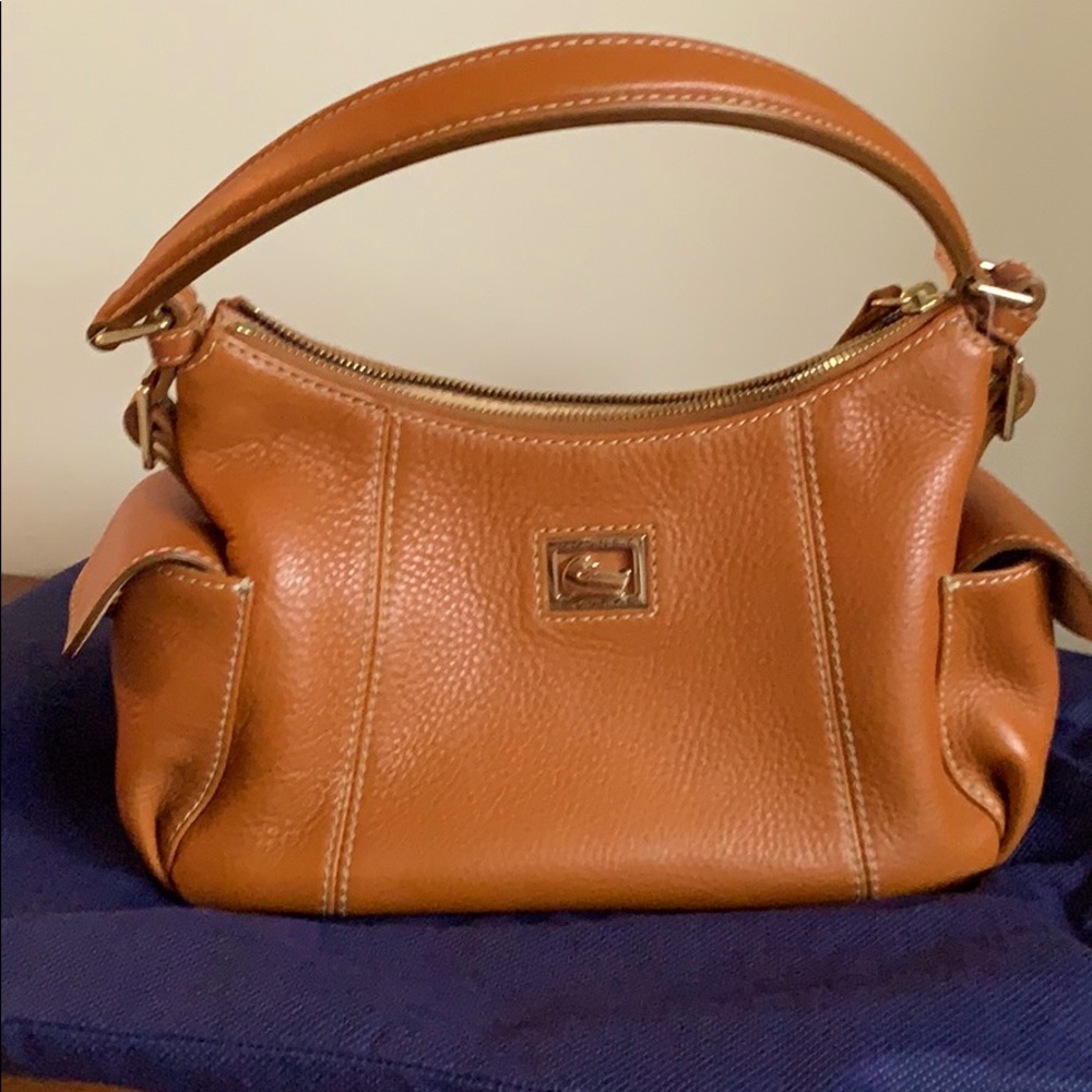 Dooney& Bourke satchel. Mint condition